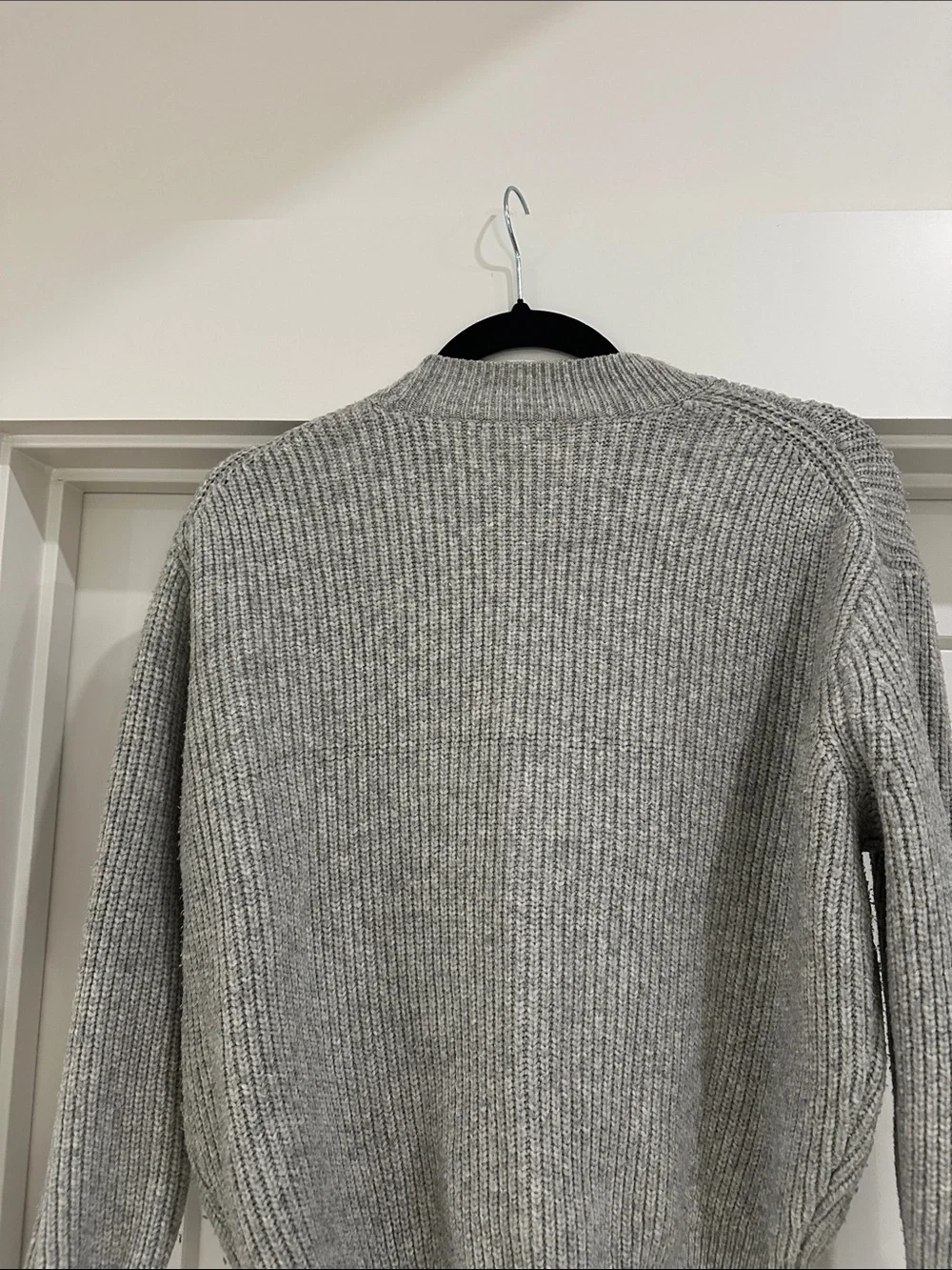 H&M KNIT Women's Gray Ribbed Crewneck Sweater